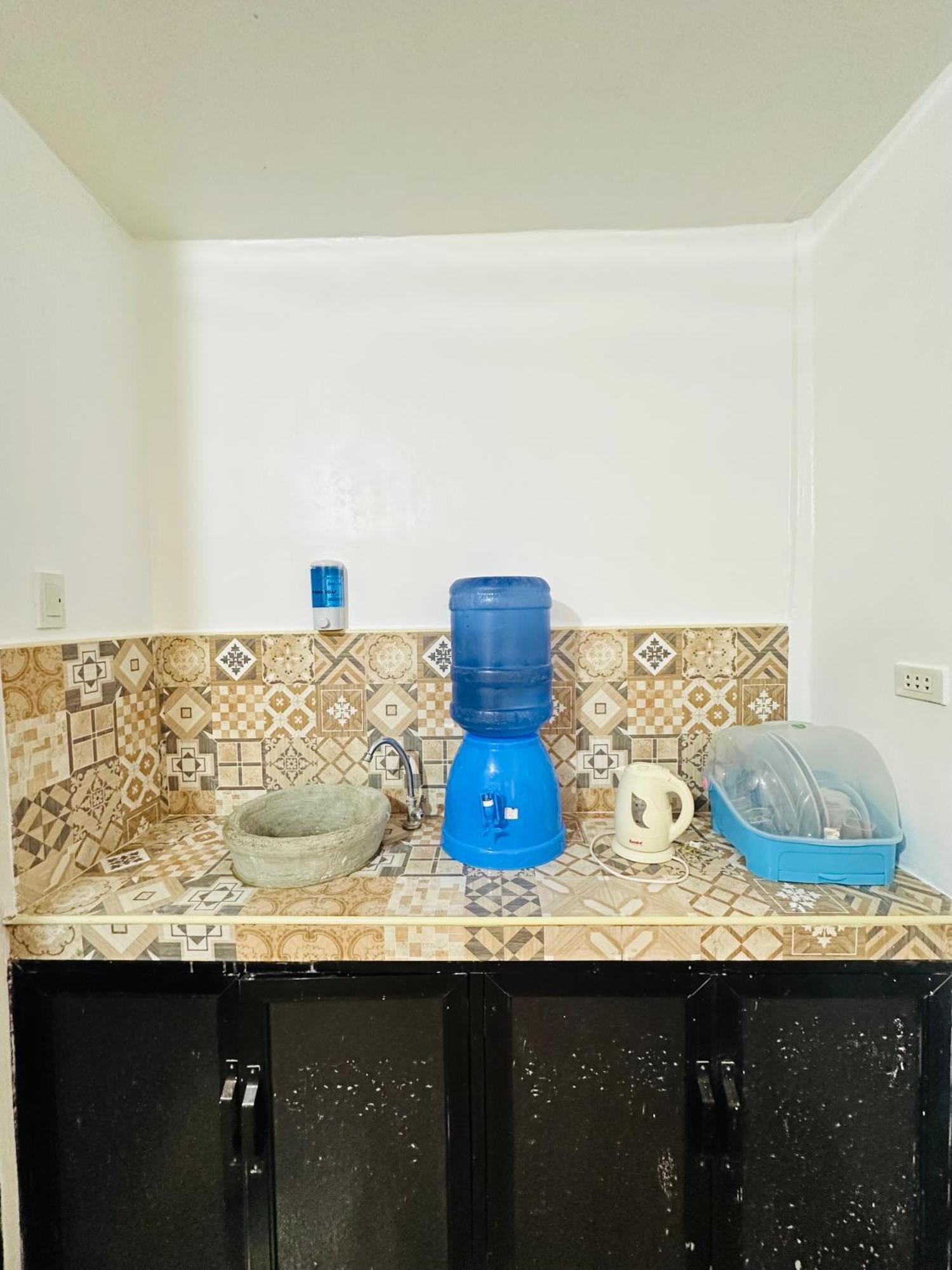 Cris & Mar Homestay Burgos  エクステリア 写真